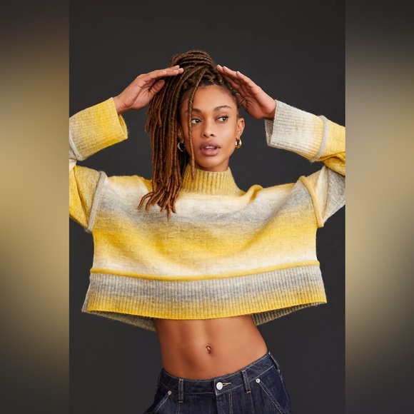 Pilcro Anthropologie Oversized Cropped Mock-Neck Sweater, Medium - Picture 6 of 9